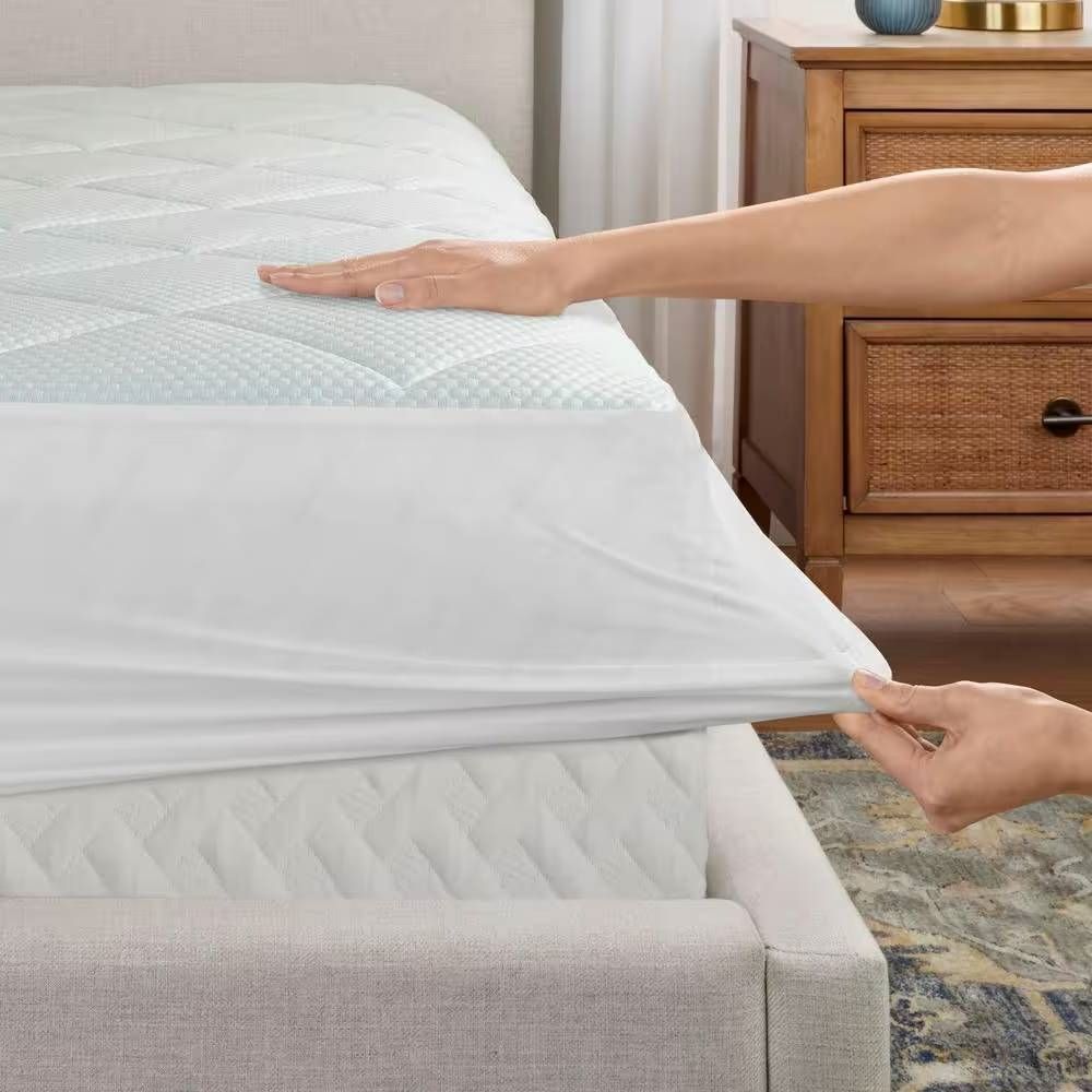 California King size Washable Quilted Mattress Pad with Elastic Fitted Skirt
